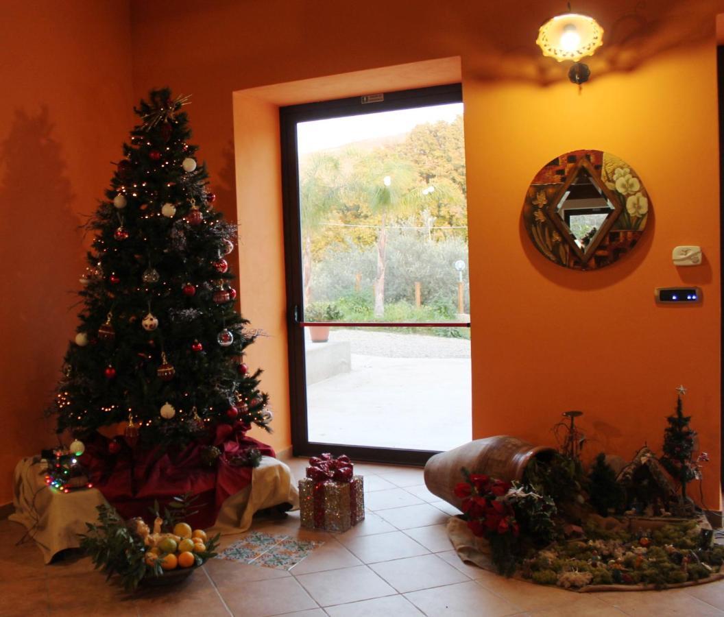 Antico Casale Bed & Breakfast Gioiosa Marea Bagian luar foto