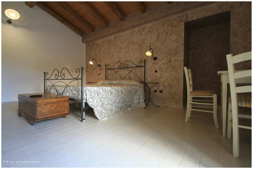 Antico Casale Bed & Breakfast Gioiosa Marea Bagian luar foto
